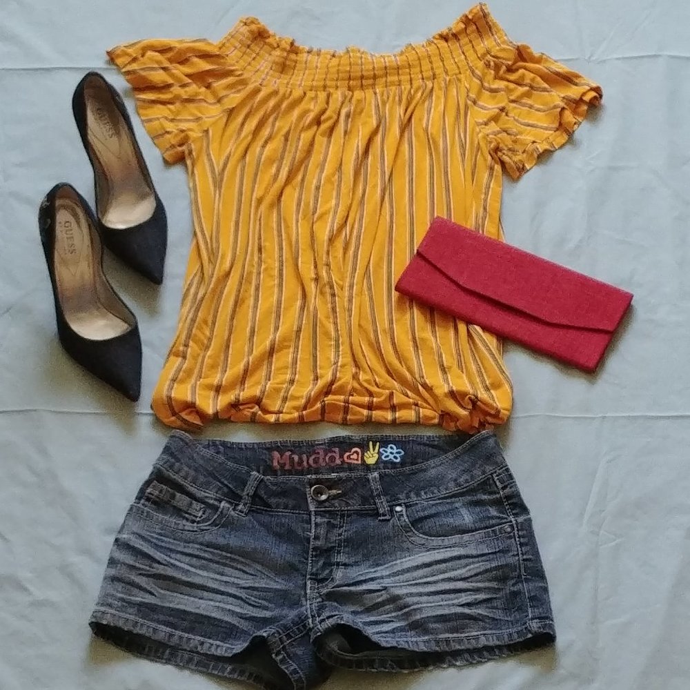 🔽 🌈2\$25 for Off shoulder women's stripe top